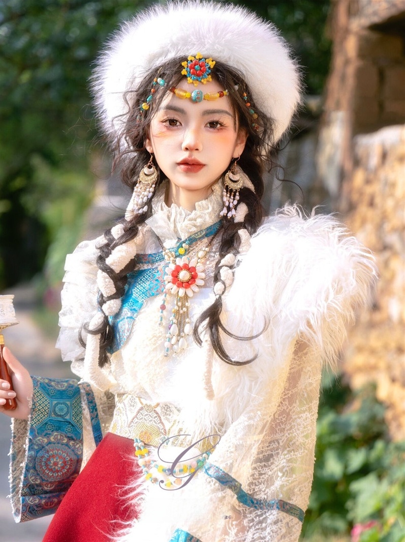 Ethnic Fashion Photography - Tibetli Etnik Kadınların Yeni Tarzı Kıyafetleri